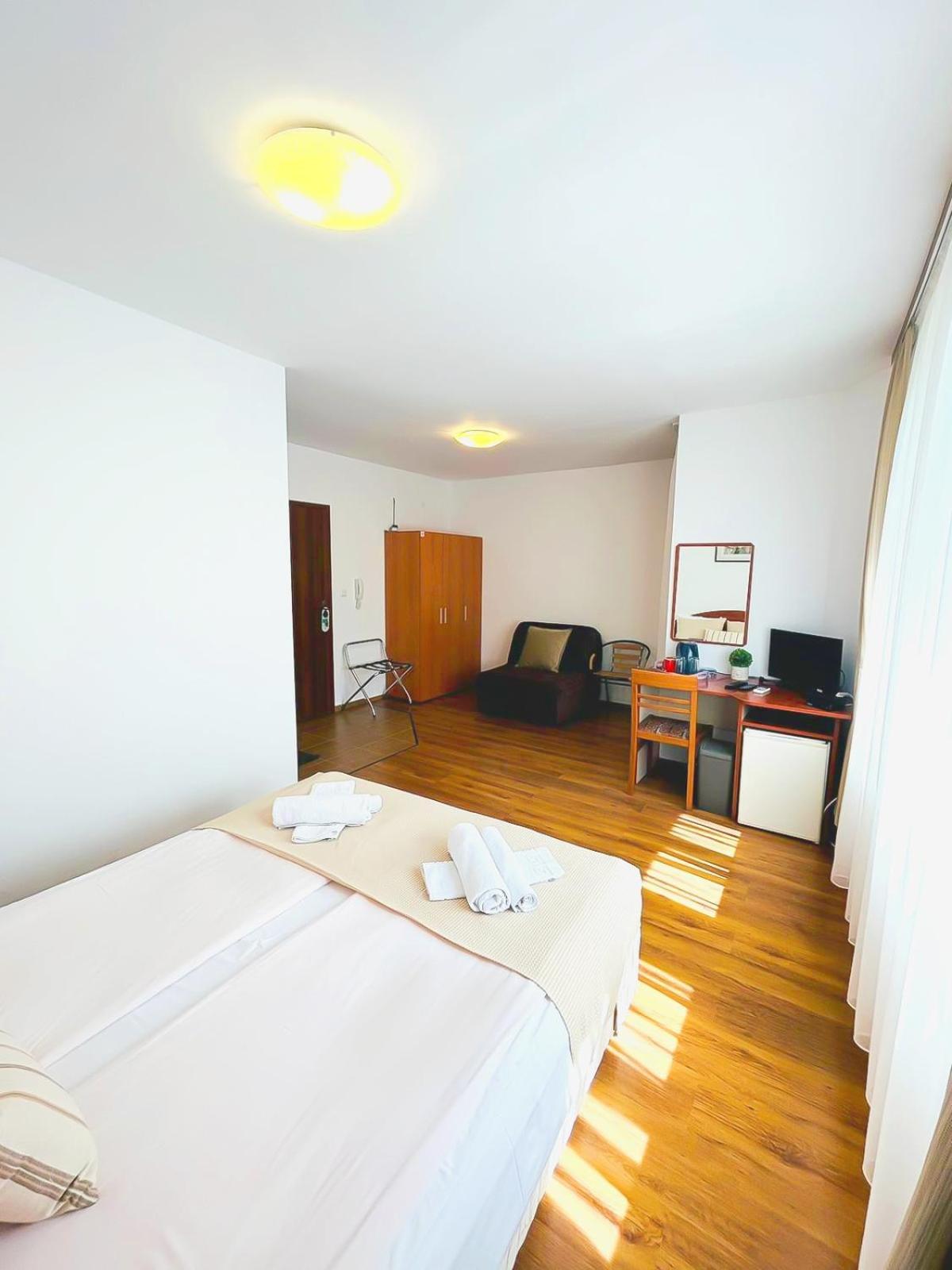 Family Hotel Helios Pantai Sunny Luaran gambar