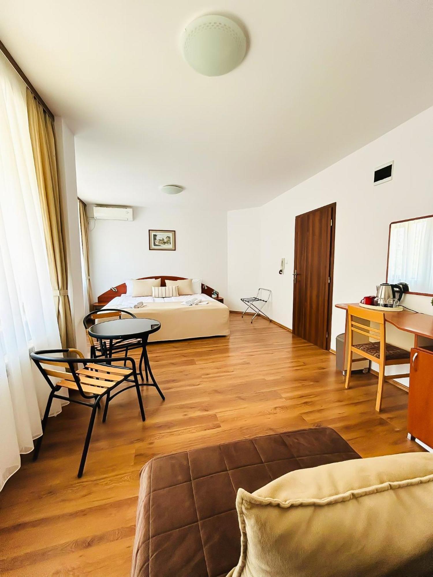 Family Hotel Helios Pantai Sunny Luaran gambar